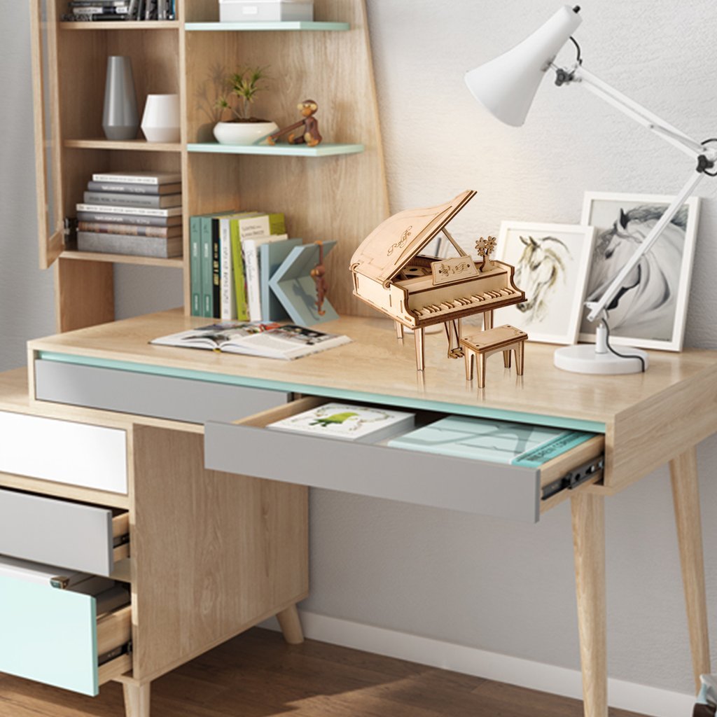 Grote houten piano