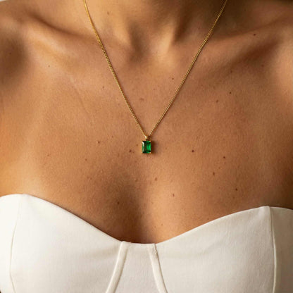 Hangerketting met smaragd