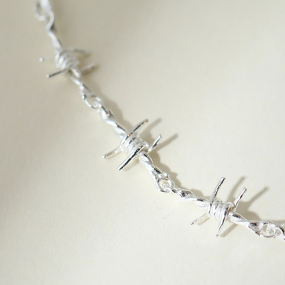 Chokeletto | Comfortabele choker met opvallend barbed wire design voor elke outfit