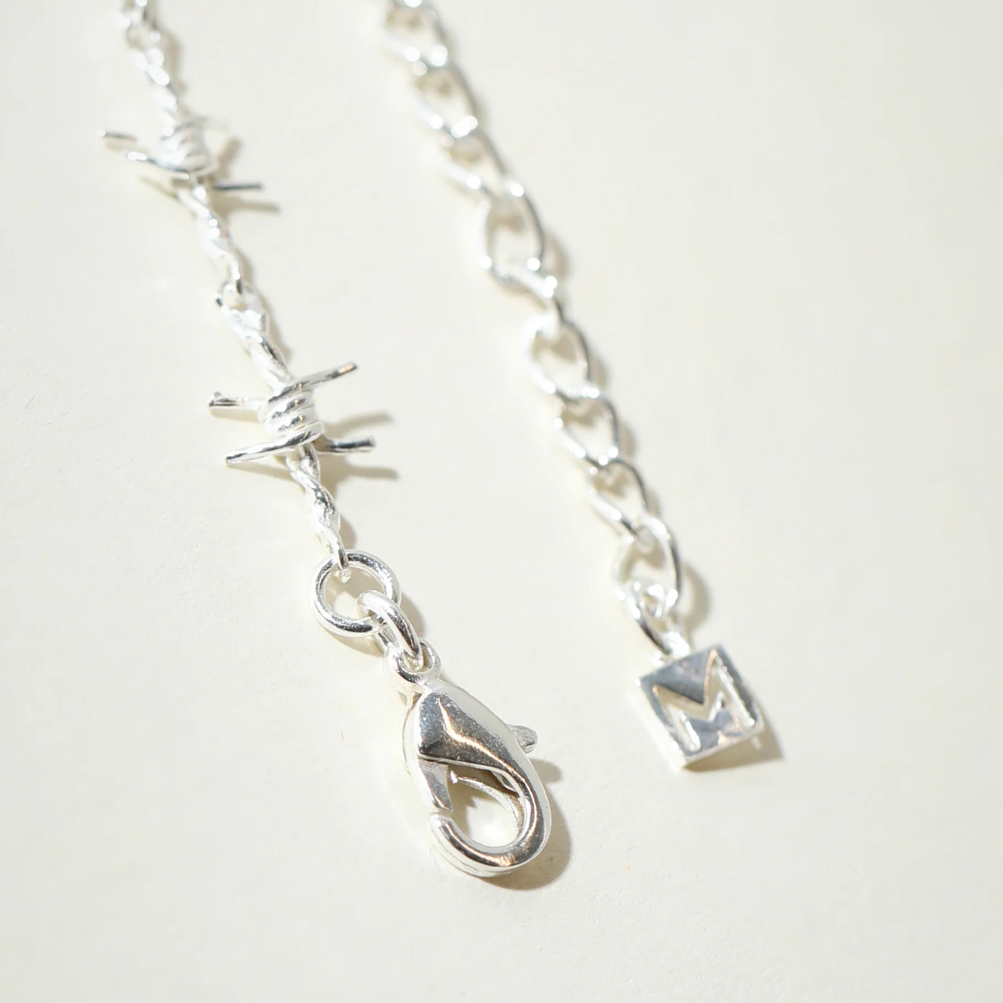 Chokeletto | Comfortabele choker met opvallend barbed wire design voor elke outfit