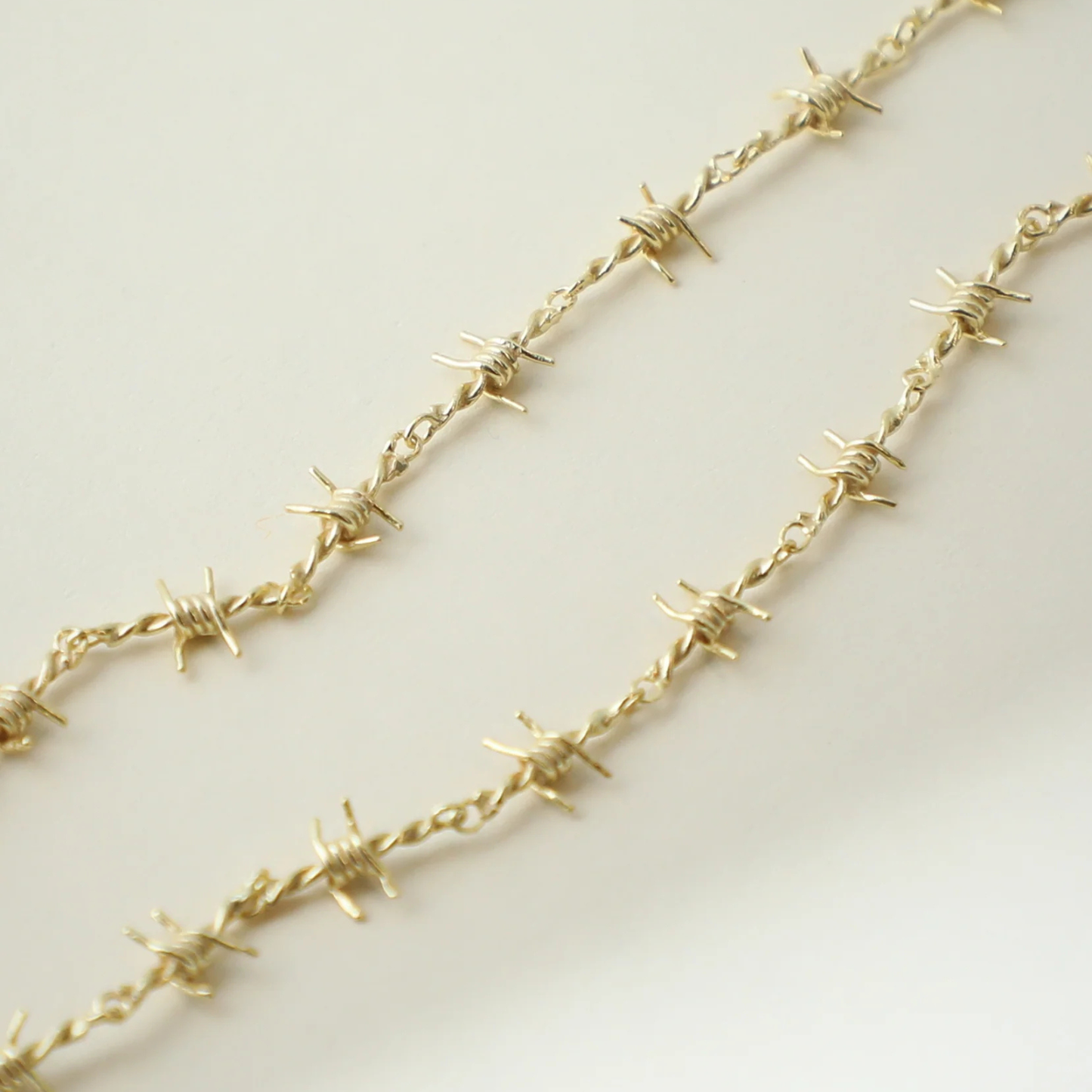 Chokeletto | Comfortabele choker met opvallend barbed wire design voor elke outfit