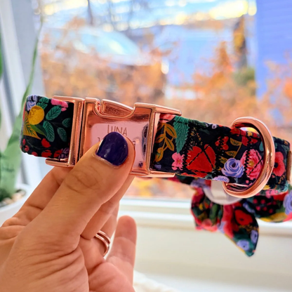 BloomPaws | Verstelbare Hondenhalsband - Middernacht bloemen
