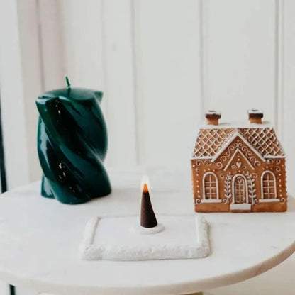 Kersthuisje met Schoorsteen voor Wierook