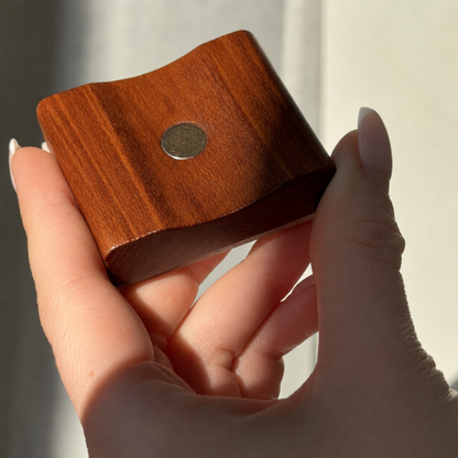 SlipEase | Magnetische, massief houten schoenlepel