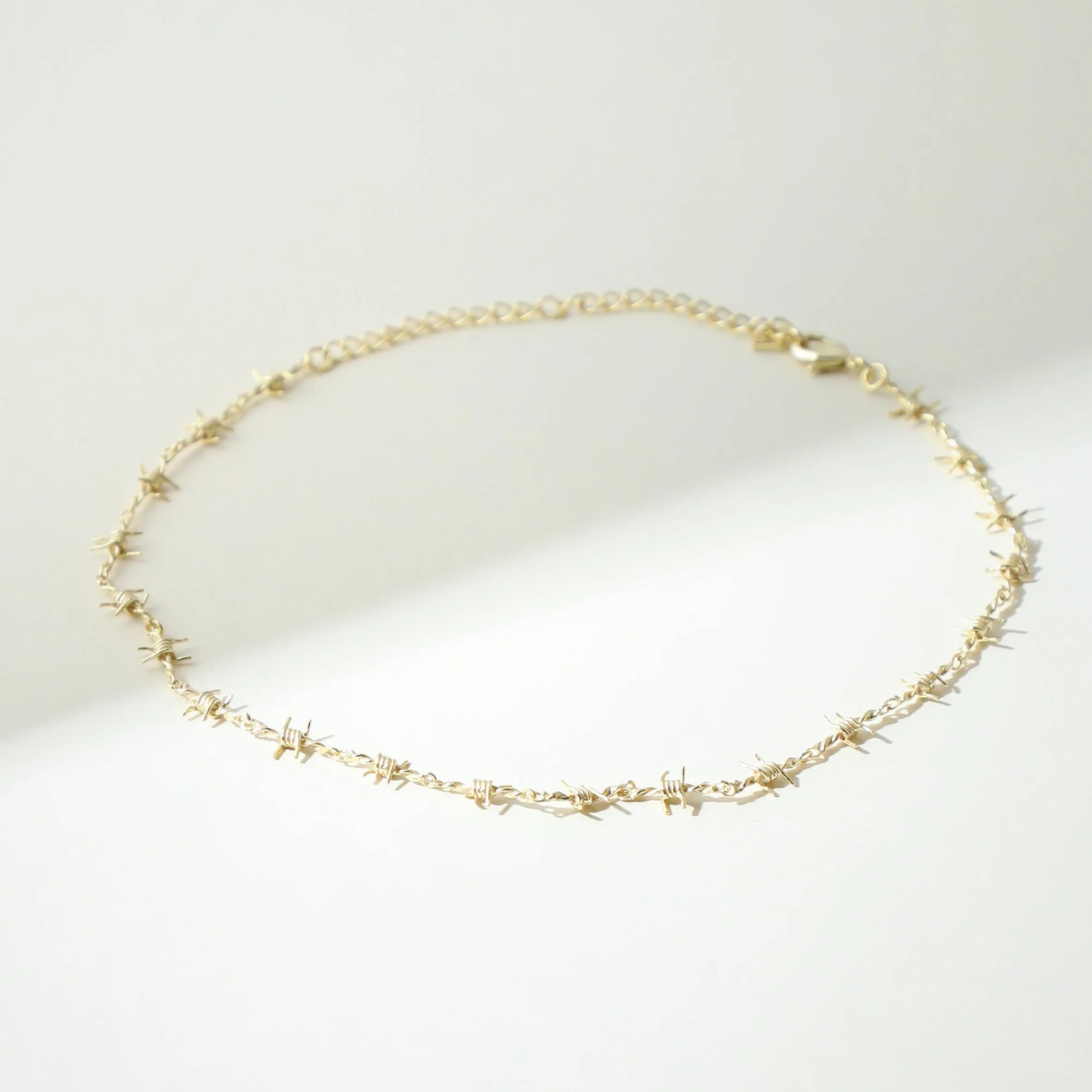 Chokeletto | Comfortabele choker met opvallend barbed wire design voor elke outfit