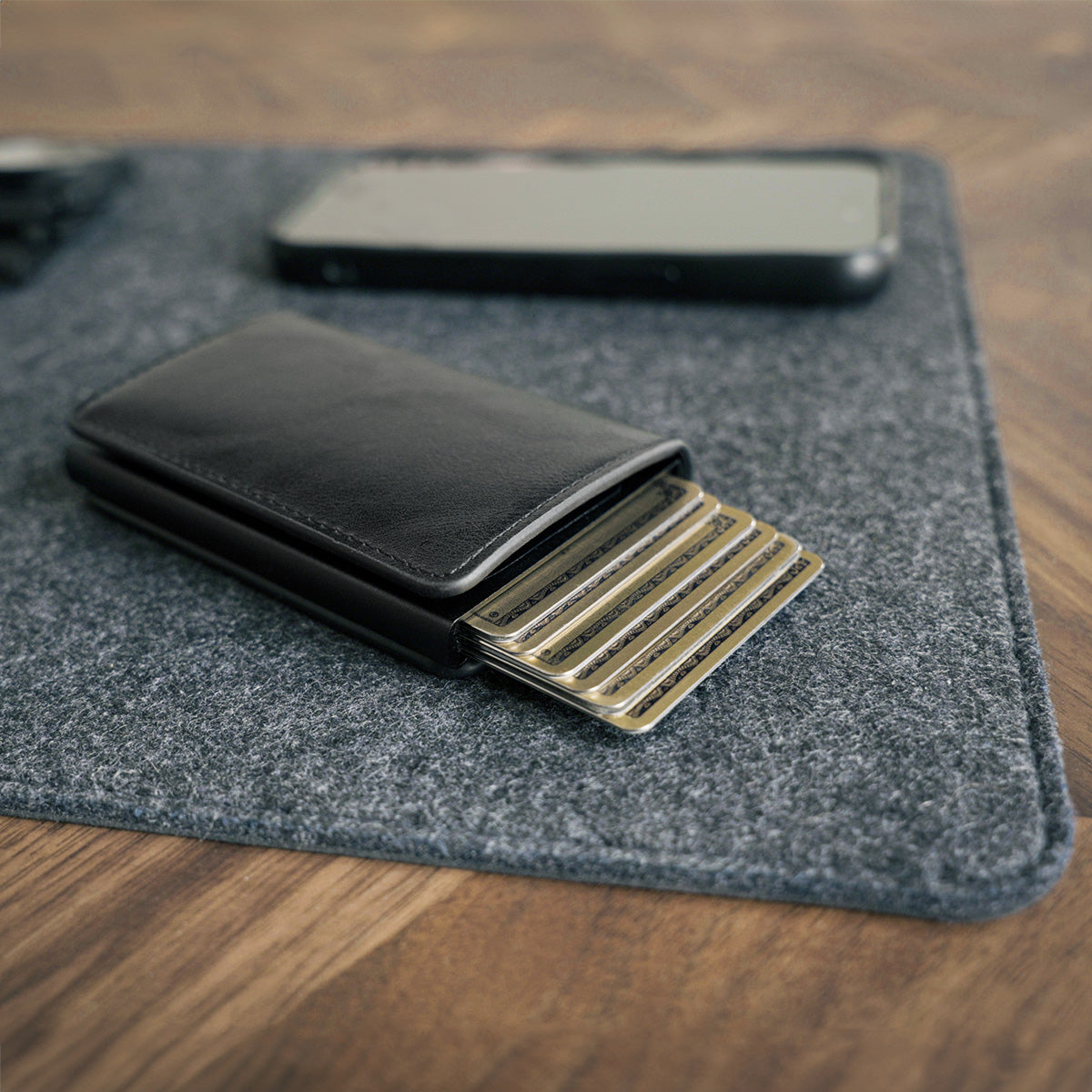 PrimusPorte | RFID Anti-skim Slim Wallet