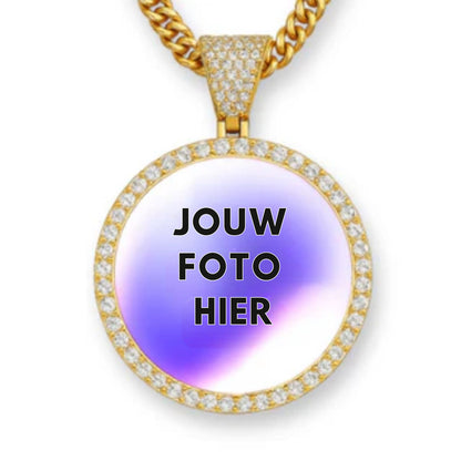 Auroriq Gepersonaliseerde Fotohanger – Handgemaakt, Luxe Afwerking & Waterbestendige Ketting