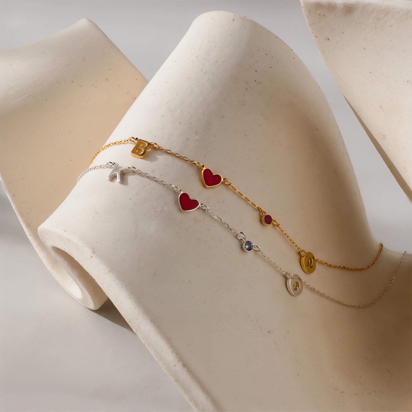 Charmella | Gepersonaliseerde ketting met initialen hartje en geboortesteen