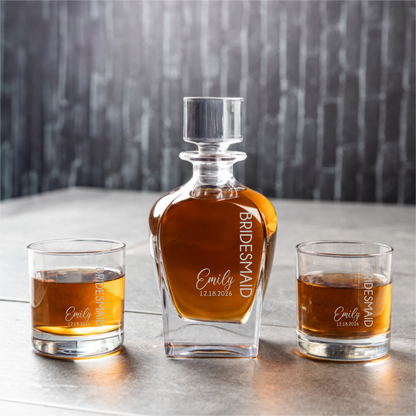 Gepersonaliseerde Tudor-karaf met whiskyglazen – voor getuigen en bruidsmeisjes
