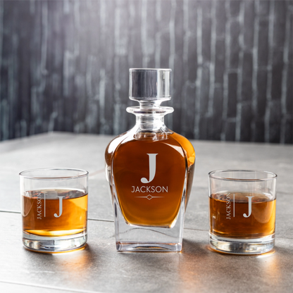 Gepersonaliseerde Tudor-karafset met whiskyglazen