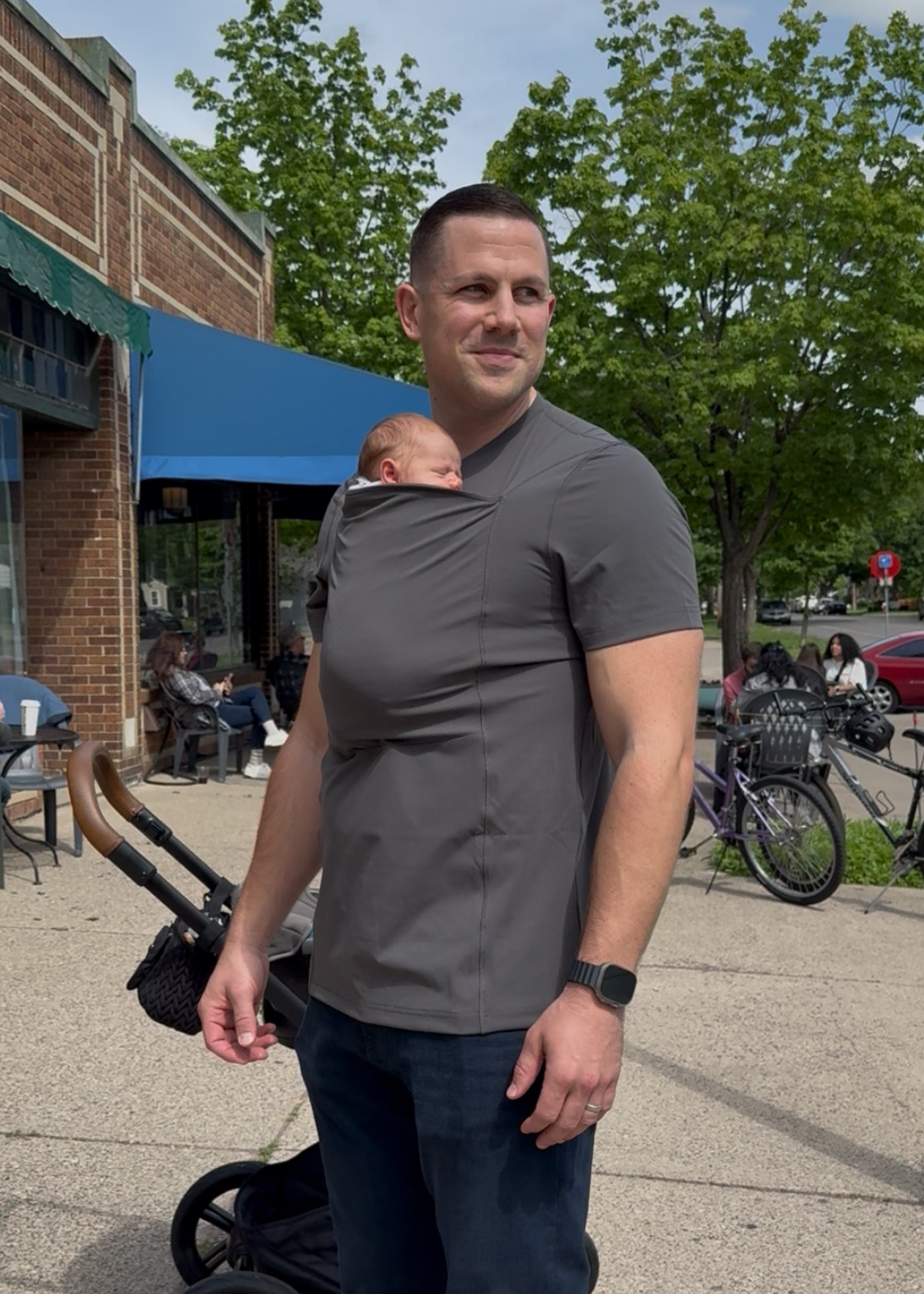 DadShirt | Het Draagshirt voor de Moderne Papa - Grijs