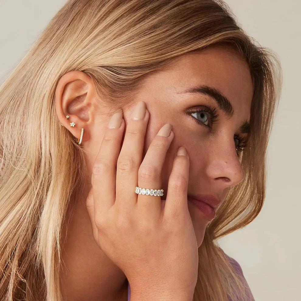 Gouden ring met Antoinette-diamantimitatie