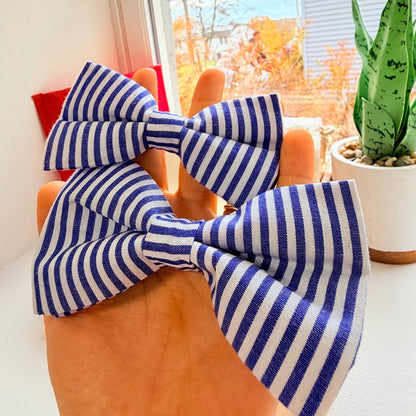 DapperPaws | Hondenhalsband met vlinderdas - Blauwe strepen
