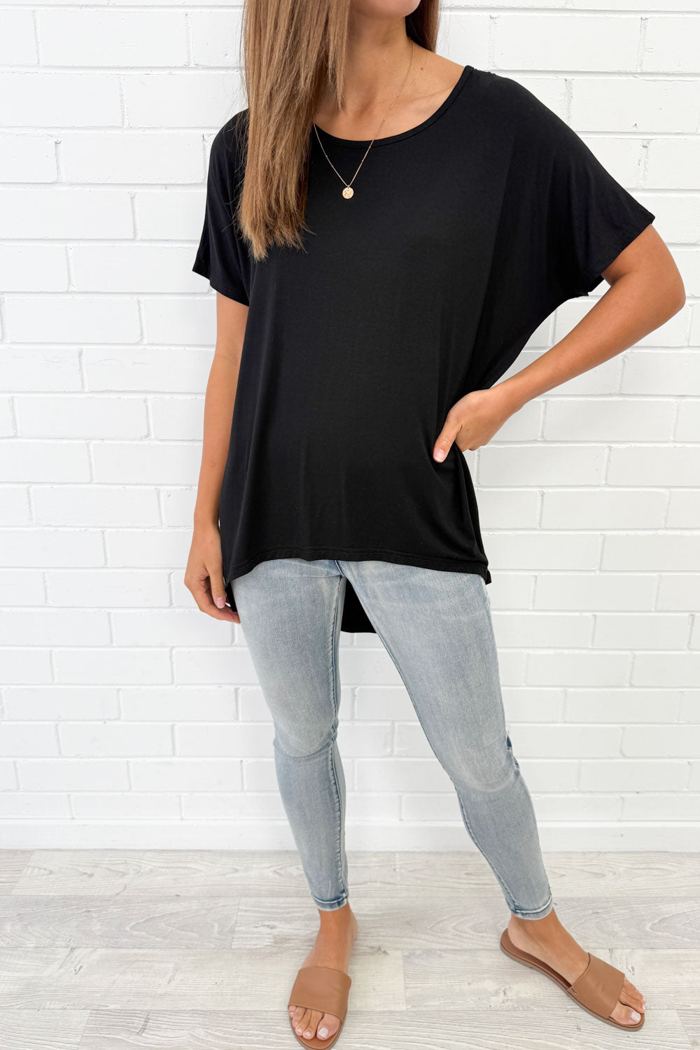 Softique | T-shirt Met langer achterpand - Zwart