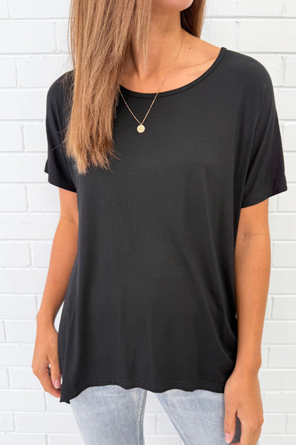 Softique | T-shirt Met langer achterpand - Zwart