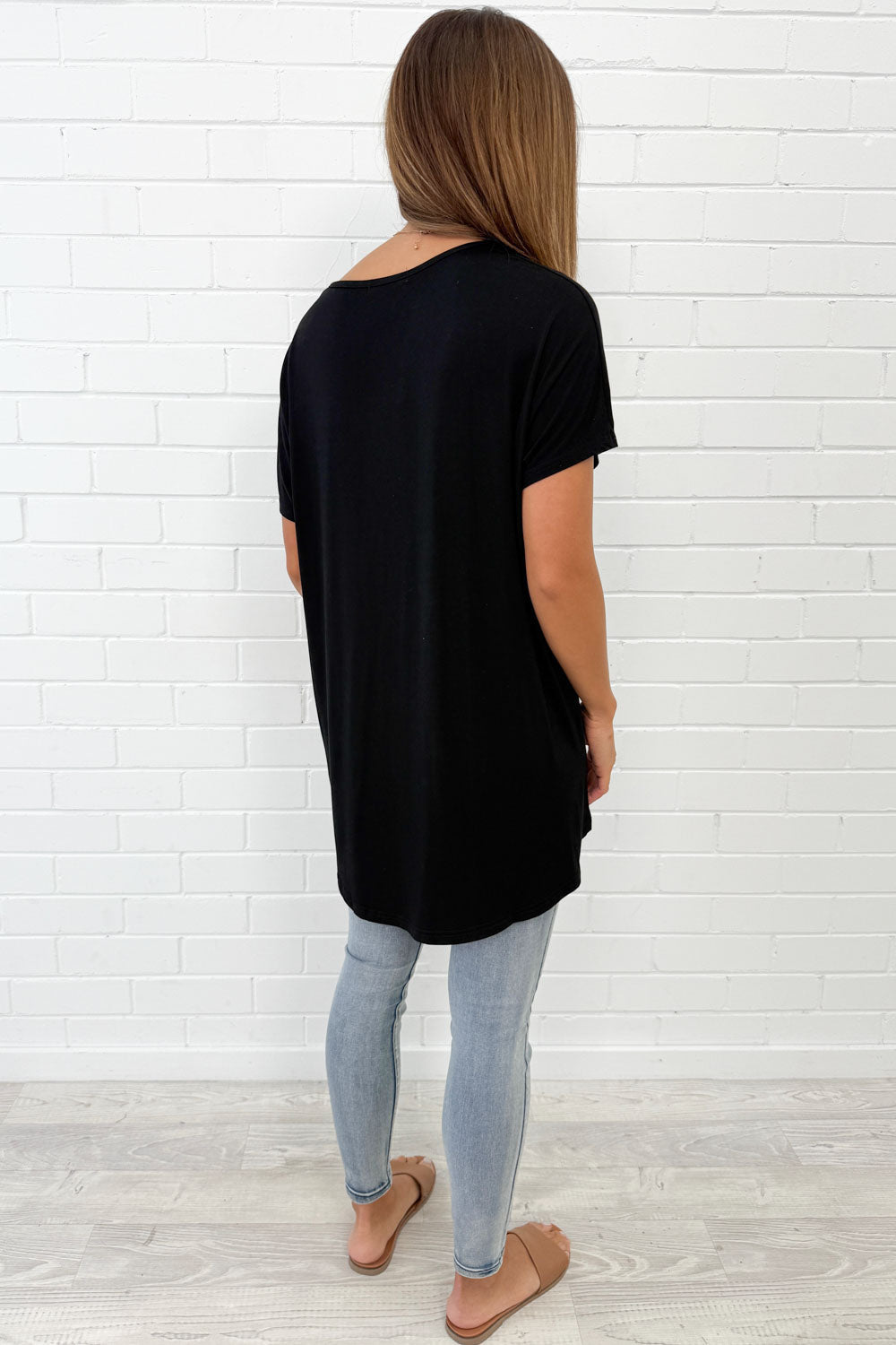 Softique | T-shirt Met langer achterpand - Zwart