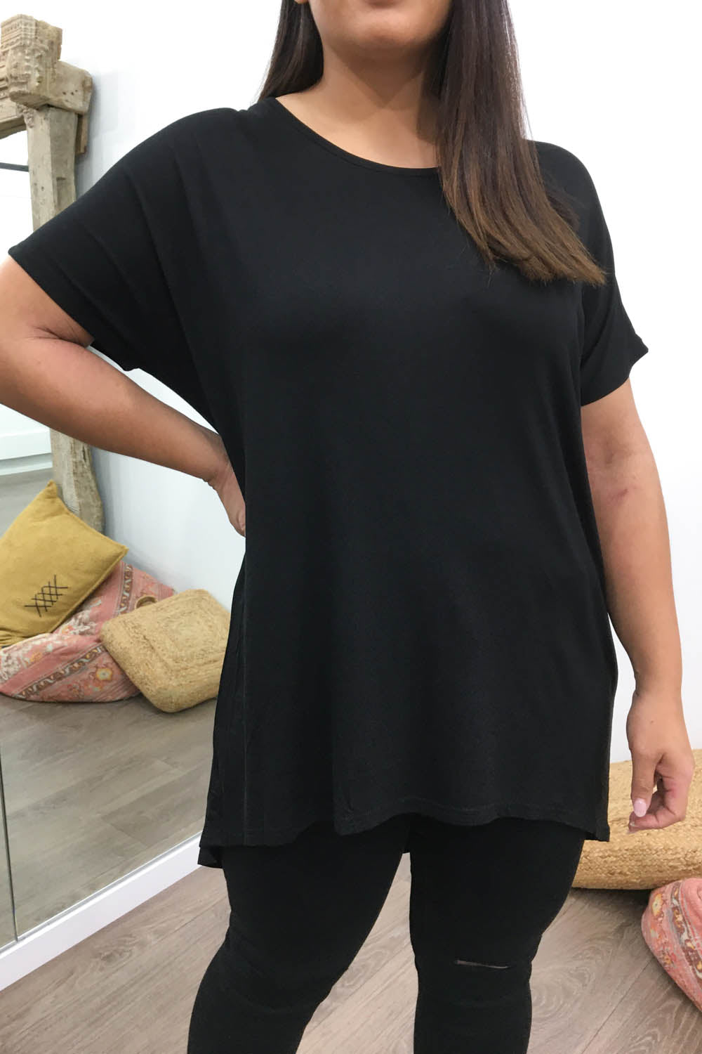 Softique | T-shirt Met langer achterpand - Zwart