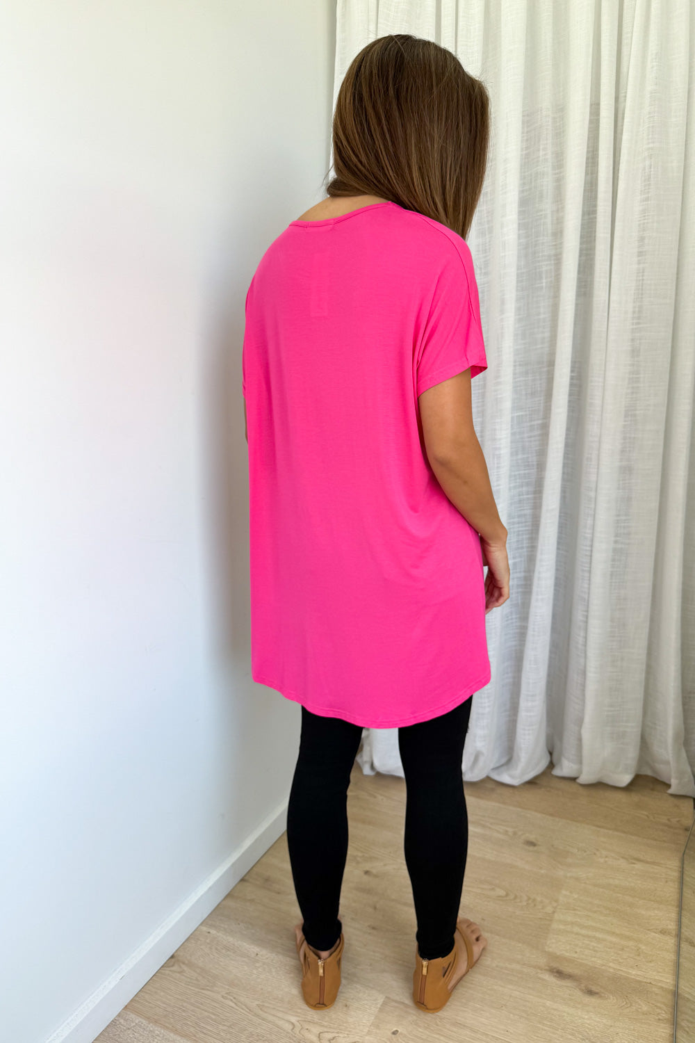 Softique | T-shirt Met langer achterpand- Lippenstift roze