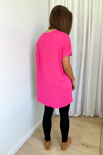Softique | T-shirt Met langer achterpand- Lippenstift roze