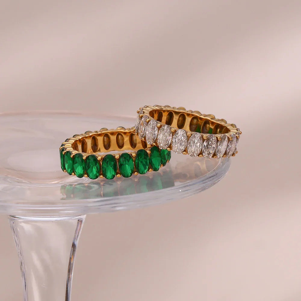 Gouden ring met Antoinette-diamantimitatie
