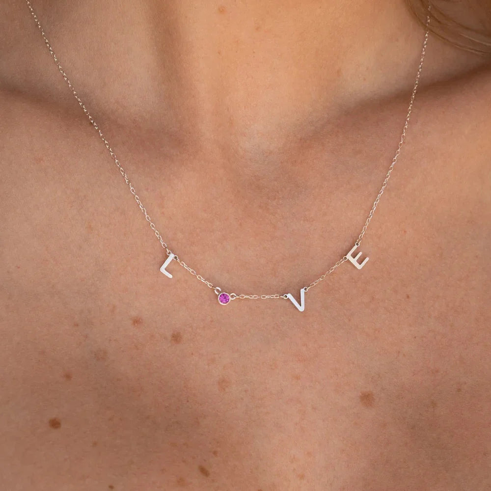 Verfijnde ketting met initiaal en geboortesteen op maat