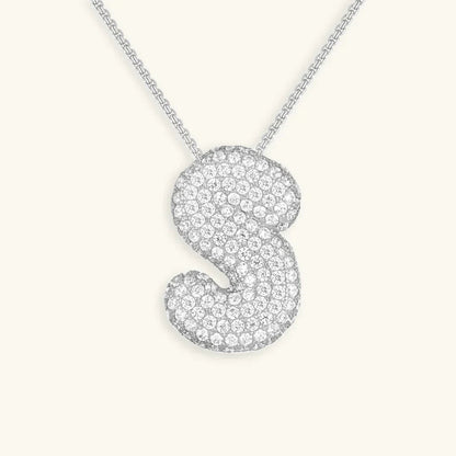 Ketting met diamant en initiaal in 'bubble'-stijl