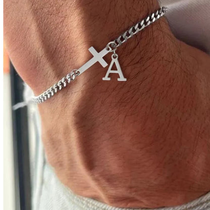 GraceInitial | Armband met kruisbedel