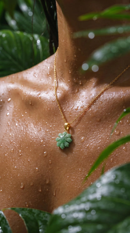 RadiantJade | Handgesneden jade-ketting