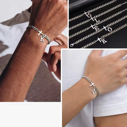 GraceInitial | Armband met kruisbedel