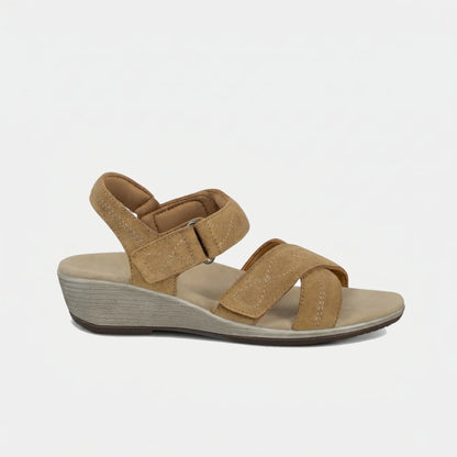 Holly – Warme elegantie in zacht taupe