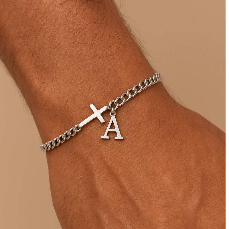 GraceInitial | Armband met kruisbedel