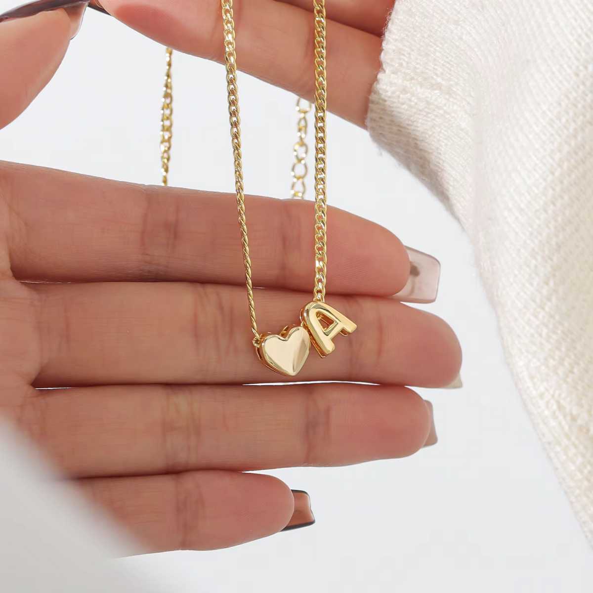 Bubbel Naamketting – Gepersonaliseerd Sieraad in Pufi-Letterstijl