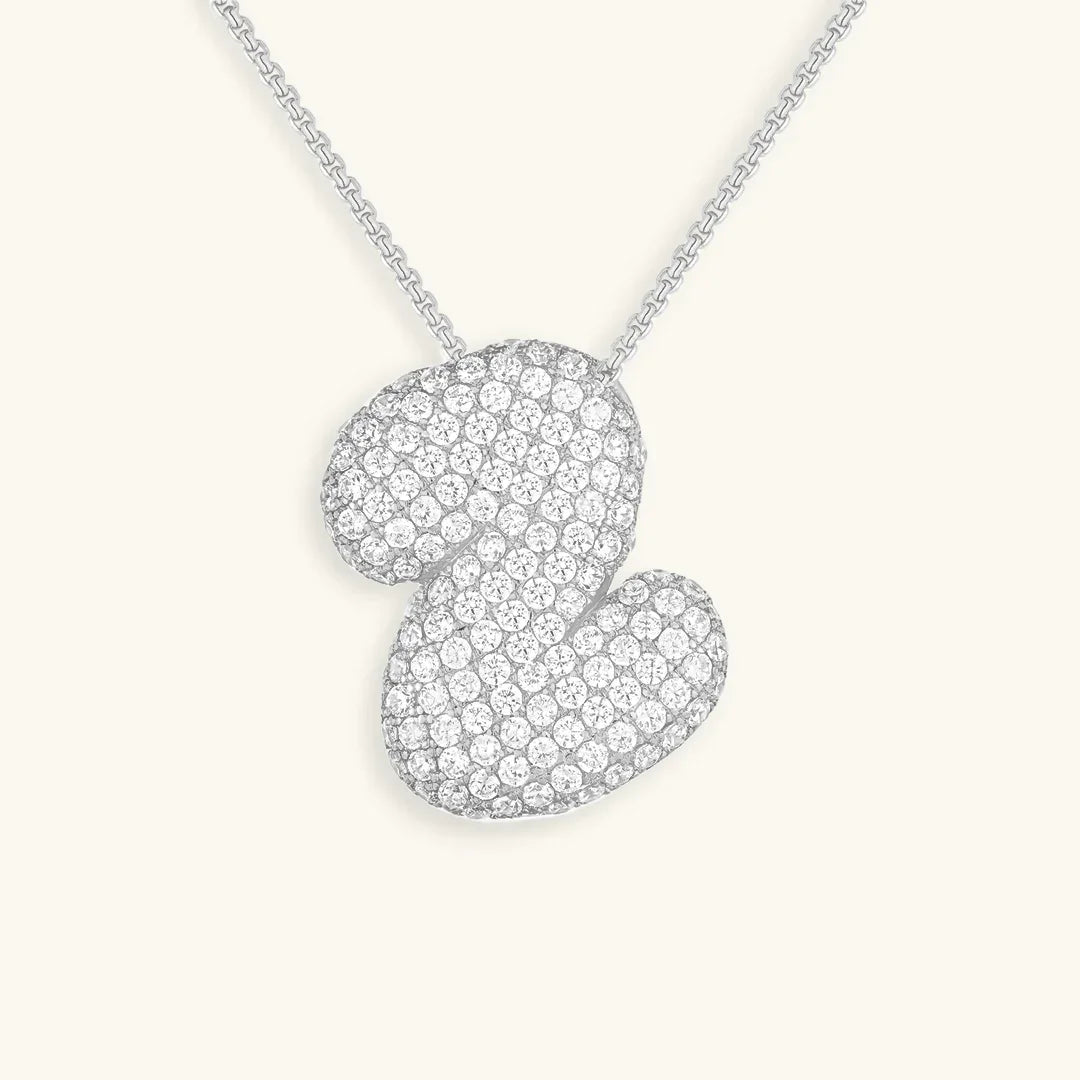 Ketting met diamant en initiaal in 'bubble'-stijl