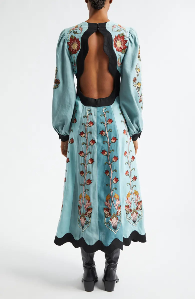 Lucia | Zachte Elegantie in Bloeiend Blauw
