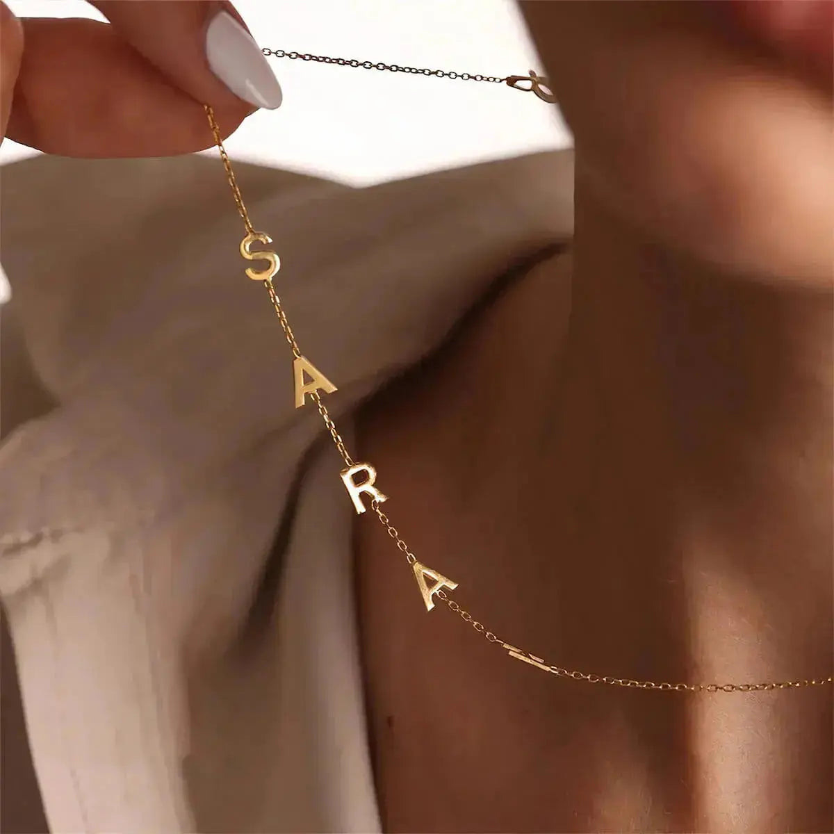 Charmify | Gepersonaliseerde ketting met zij-initialen voor een persoonlijke touch