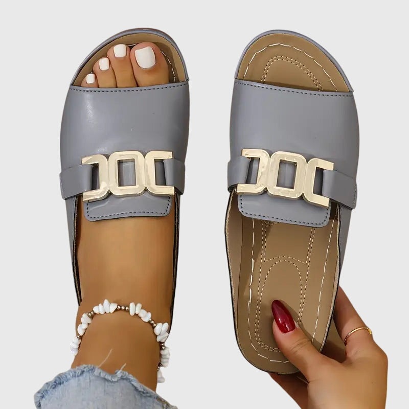 Kathryn Slide Sandal – Een subtiel statement voor verzorgde zomerdagen
