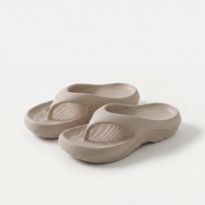 Maya – Comfortabele teenslippers met zachte ondersteuning van de voetboog
