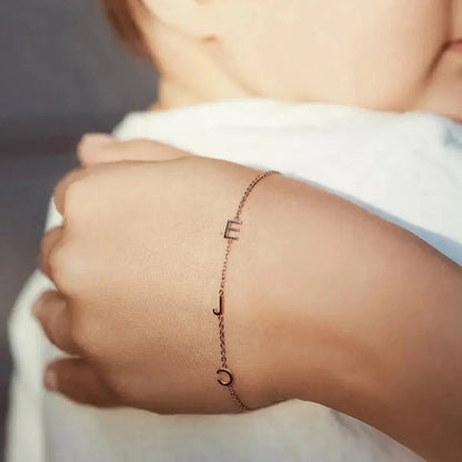 Charmify | Gepersonaliseerde armband met zij-initialen