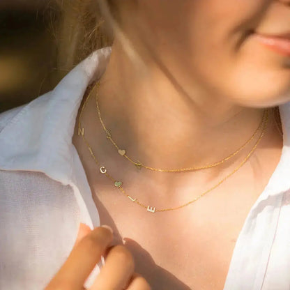 Charmify | Gepersonaliseerde ketting met zij-initialen voor een persoonlijke touch