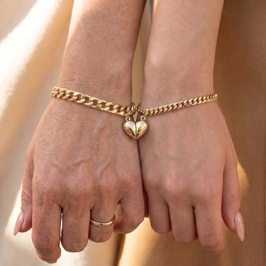 Set bijpassende armbanden met magnetisch hart