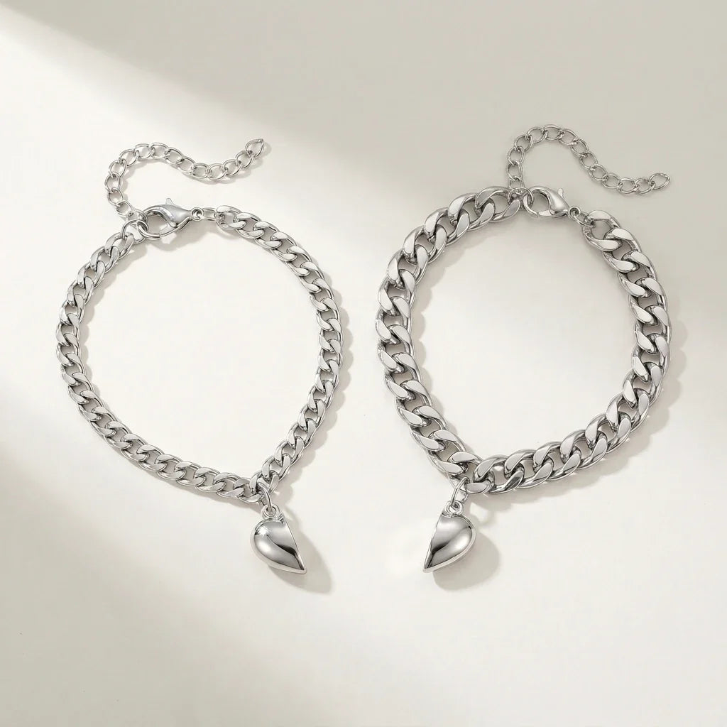 Set bijpassende armbanden met magnetisch hart