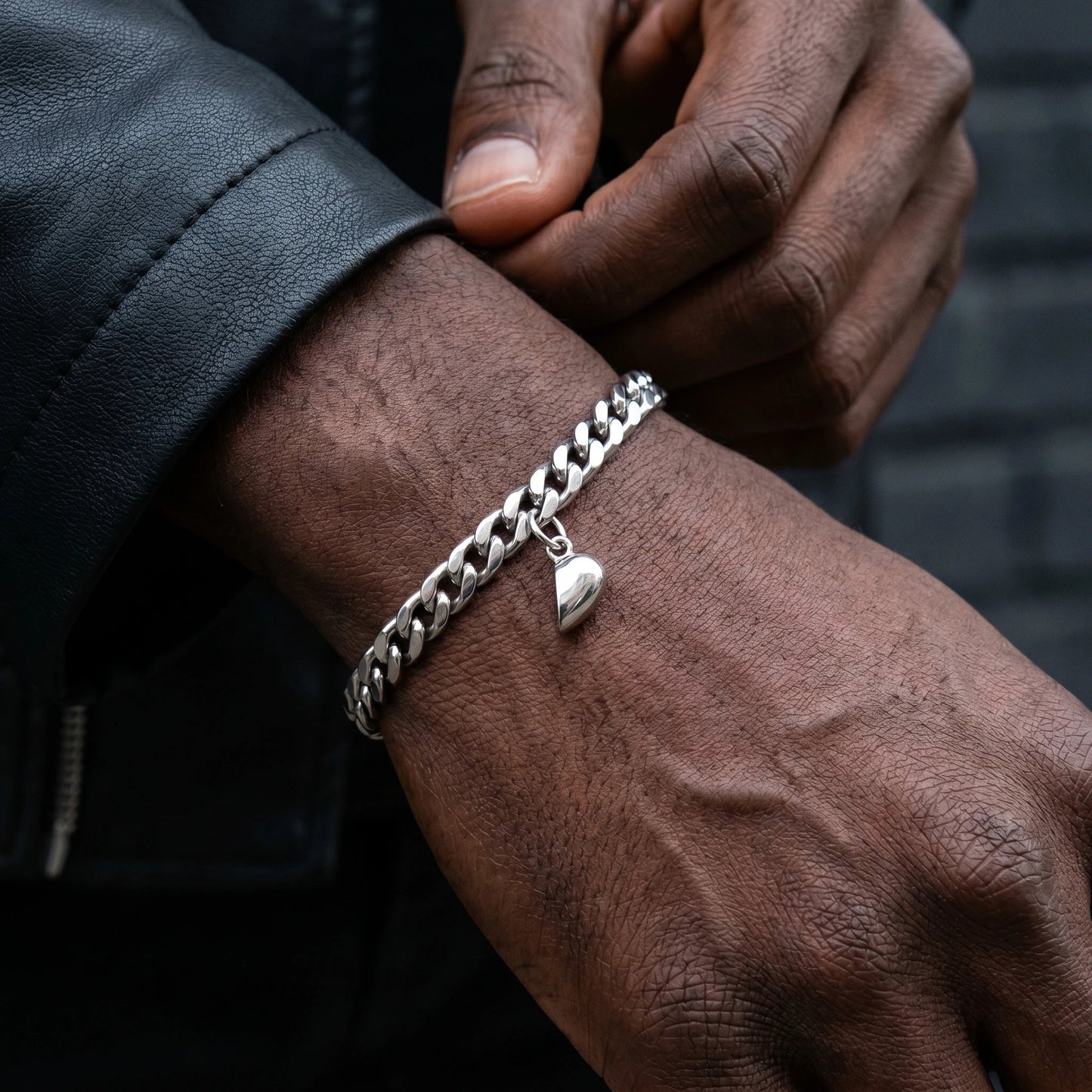 Set bijpassende armbanden met magnetisch hart