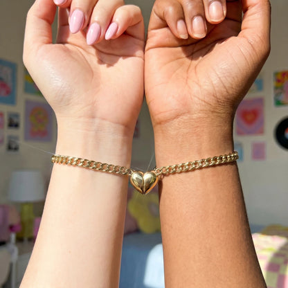 Set bijpassende armbanden met magnetisch hart