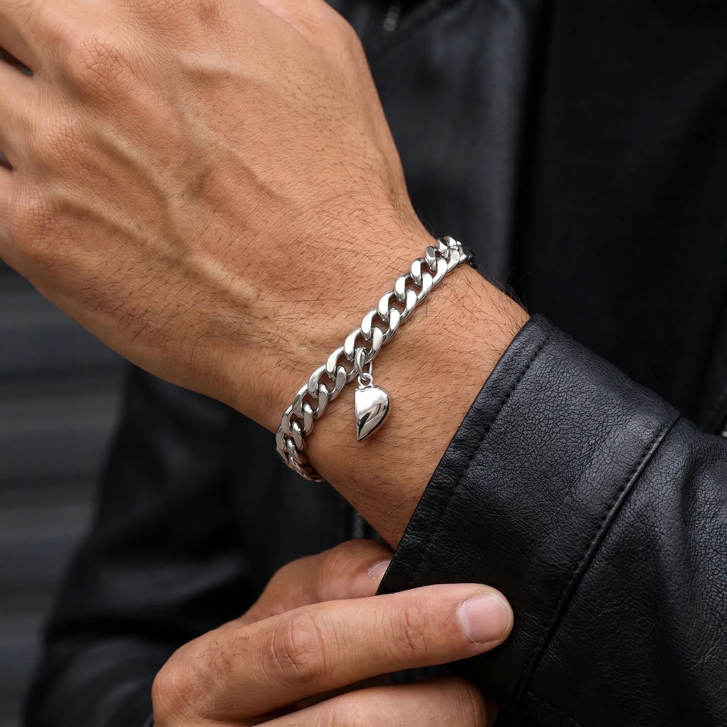 Set bijpassende armbanden met magnetisch hart