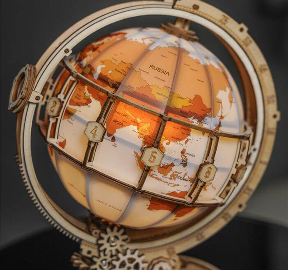 Luminous Globus