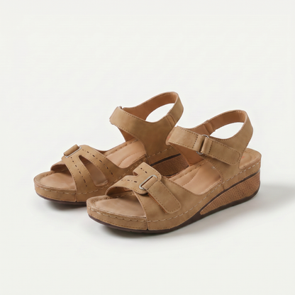 Sandy – Comfortabele sleehak-sandalen