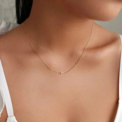 Charmify | Gepersonaliseerde ketting met zij-initialen voor een persoonlijke touch