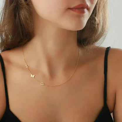 Charmify | Gepersonaliseerde ketting met zij-initialen voor een persoonlijke touch